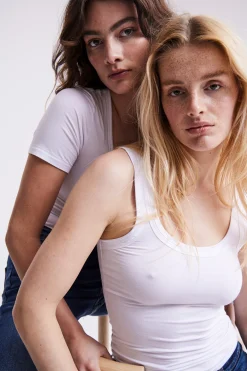 Ichi Basics | T-shirts>IHZOLA Top White